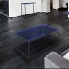 Table de salon avec un cadre en acier peinture noire epoxy et plateau en verre bleu