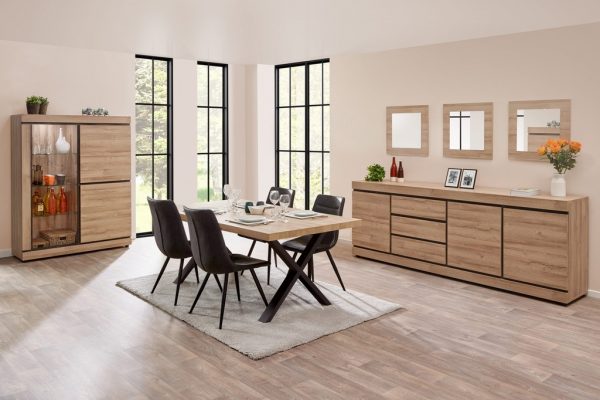 Salle à manger avec dressoir en chêne
