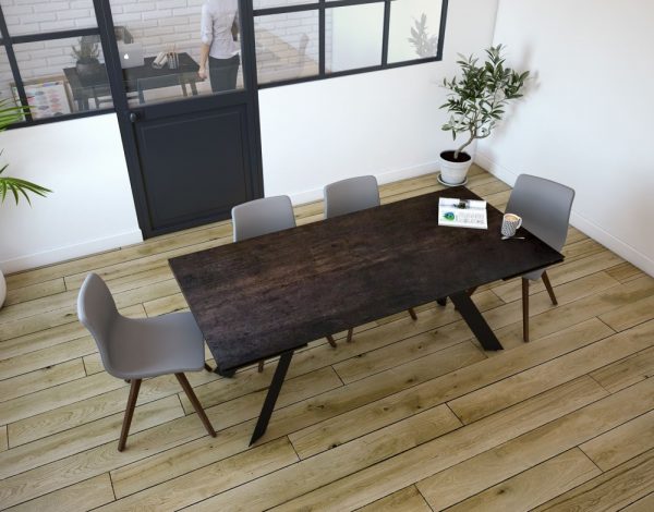 Table salle à manger en céramique. acier