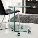 Bout de canapé verre clair courbé à chaud sur roulettes