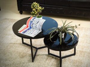 Set de 2 tables en marbre noir (décor)