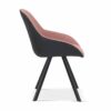 Vue de côté d'une chaise jan en tissu rose et le dos est en cuir pu gris foncé. La chaise est équipées d'accoudoirs pour plus de confort.